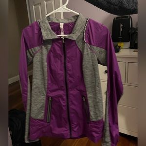 Size 6 LuLulemon rain jacket